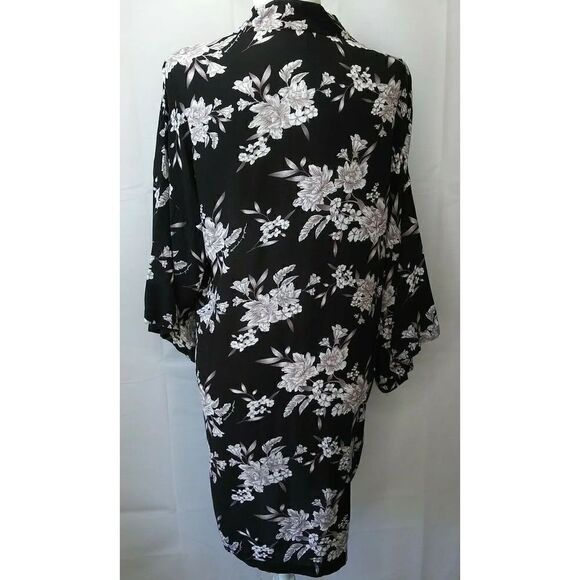 New Spiritual Gangster Maya Tie Front Kimono Robe Pockets Black Floral One Size - Picture 3 of 12